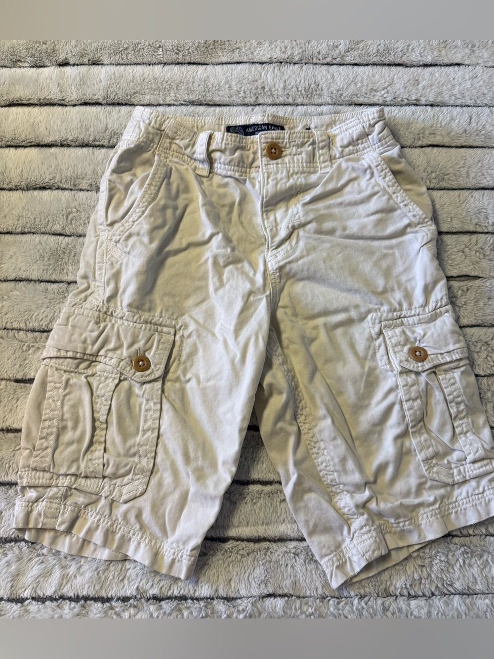 American Eagle Outfitters Men’s Cream/Tan Cargo Shorts